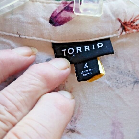 Torrid Women Size 4 Adult Boho Minimalist Shirt with 1 Pocket, 2020. - Picture 7 of 8